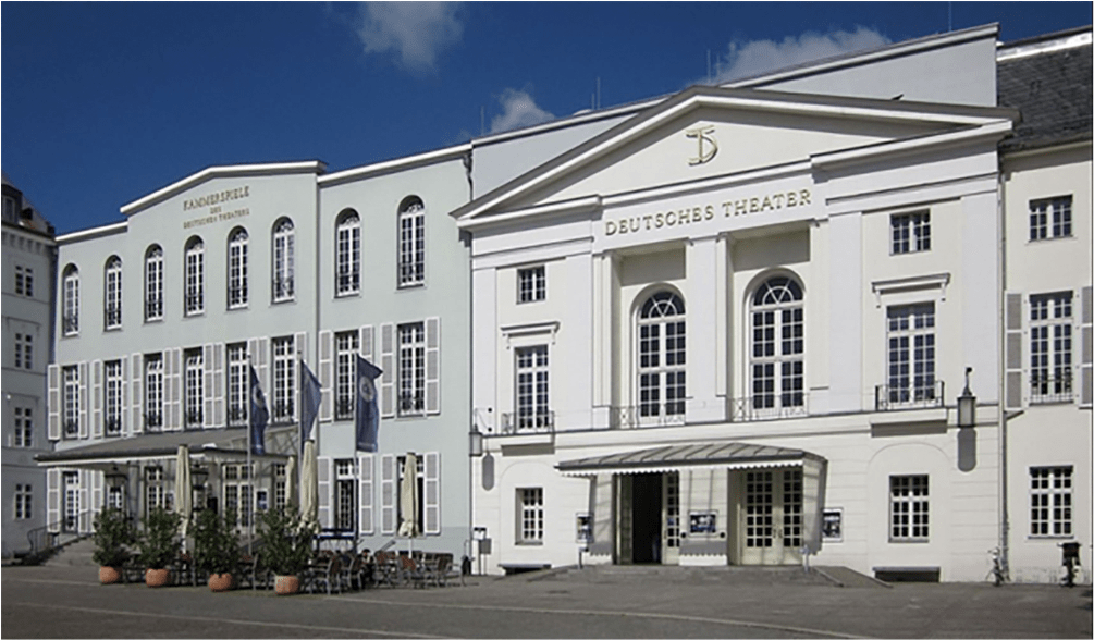 La facciata esterna del Deutsches Theater (2011)